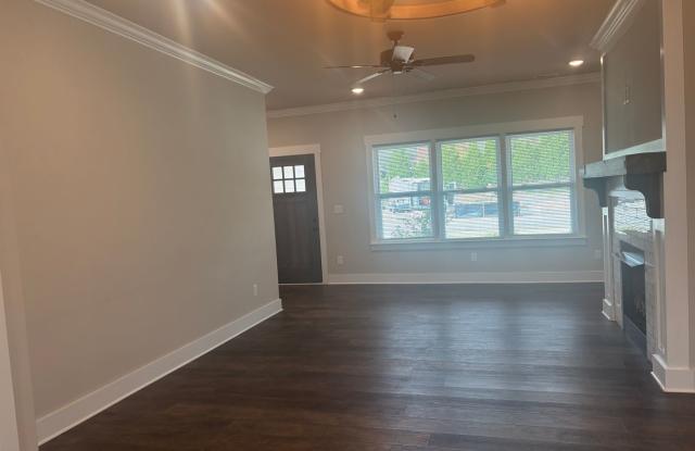 Beautiful New Build 4 Bed, 3.5 Bath, 2 Car Garage - Community Pool  Walking Trail! Gallery 4