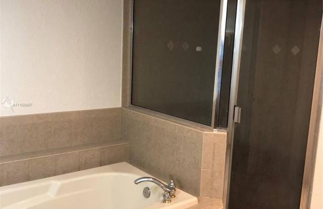 Three Bedroom unit in Victoria Park - Pinecrest Village photos photos