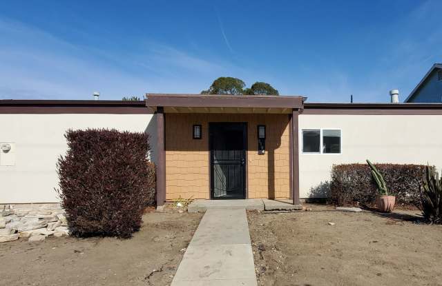 Nicely updated 2 bedroom/2bath condo photos photos