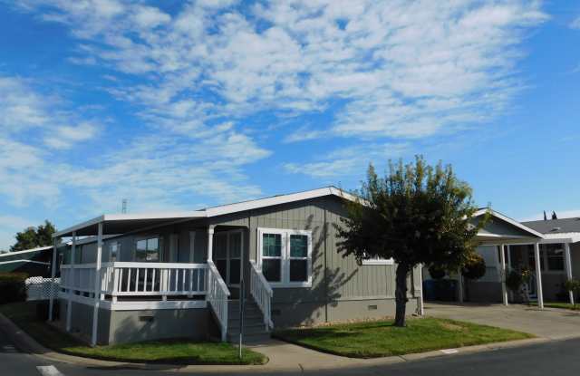 3120 Live Oak Boulevard Gallery 1