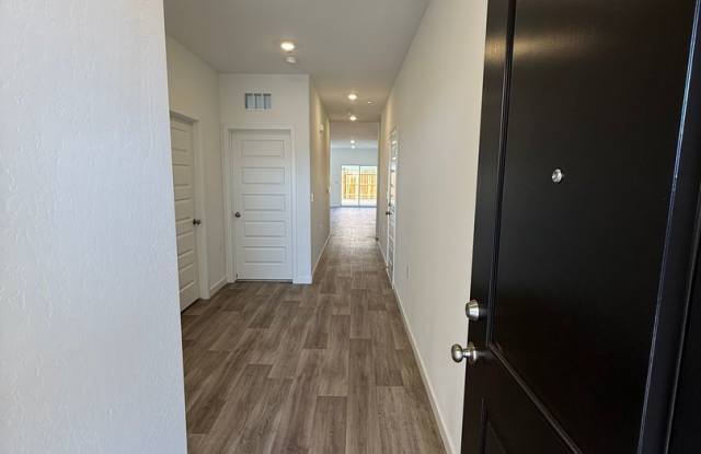 Brand-New 4-Bedroom Home in Desirable Bakersfield Neighborhood Gallery 4