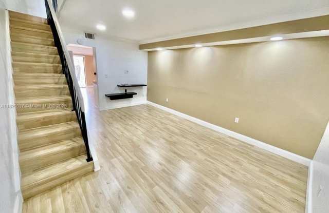 2329 W 66th Pl photos photos
