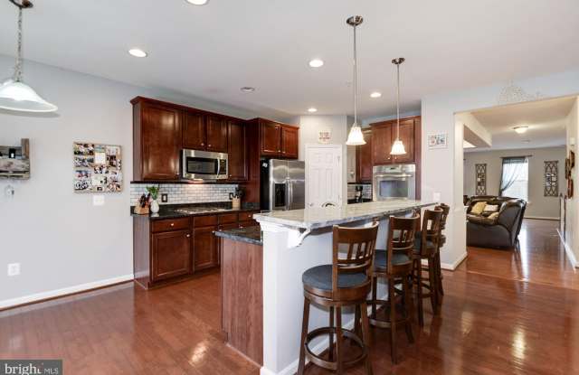 43863 CENTERGATE DRIVE Gallery 3
