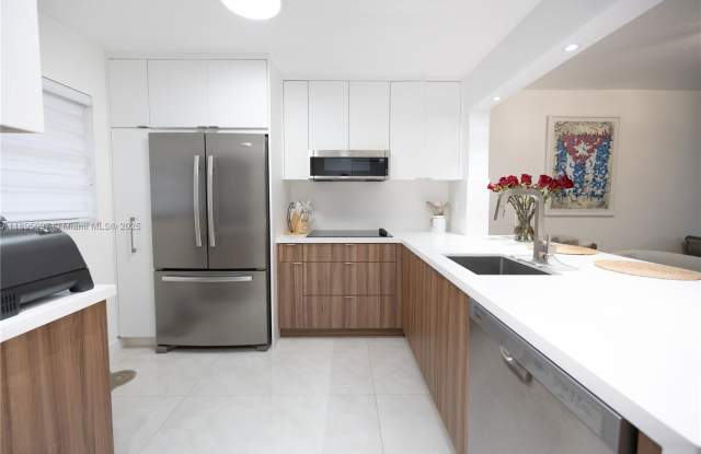 10875 Southwest 112nd Avenue - 10875 Southwest 112nd Avenue, Kendall, FL 33176 10875 Southwest 112nd Avenue - 10875 Southwest 112nd Avenue, Kendall, FL 33176