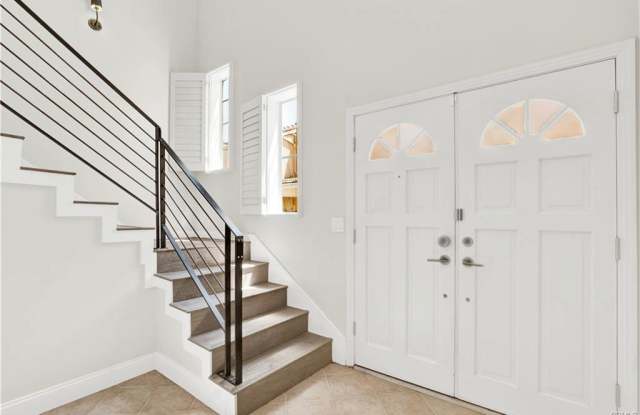 5200 White Oak Avenue photos photos