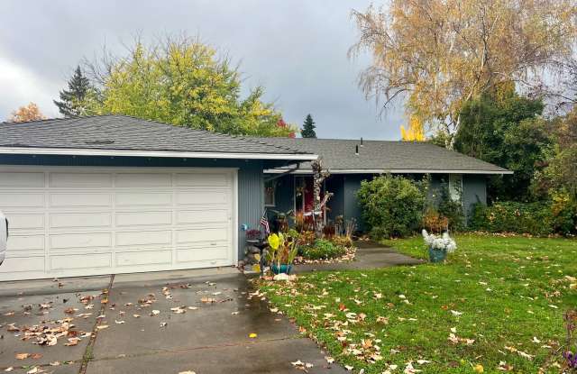 567 North Stoneham Circle - 567 North Stoneham Circle, Medford, OR 97504