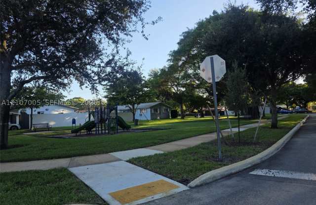 6325 Miami Lakeway Gallery 4