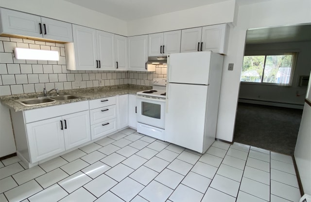3212 Homecrest Ave SW Apt 2 - 3212 Homecrest Avenue Southwest, Wyoming, MI 49509