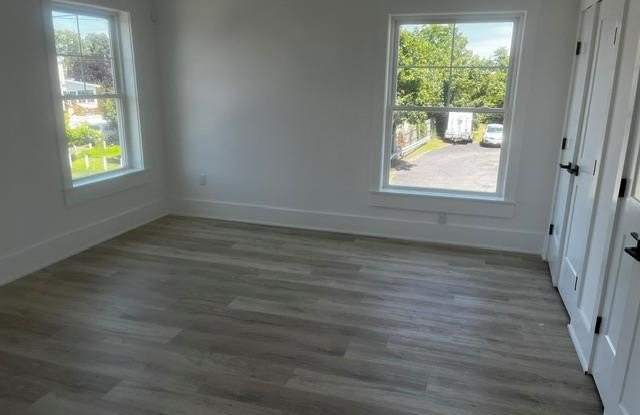 700 W Montauk Highway Gallery 2