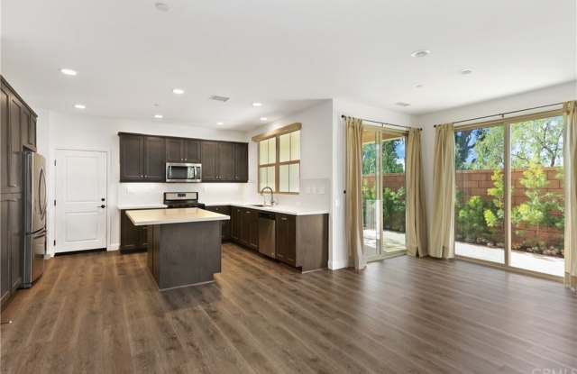 122 Parkwood Gallery 3