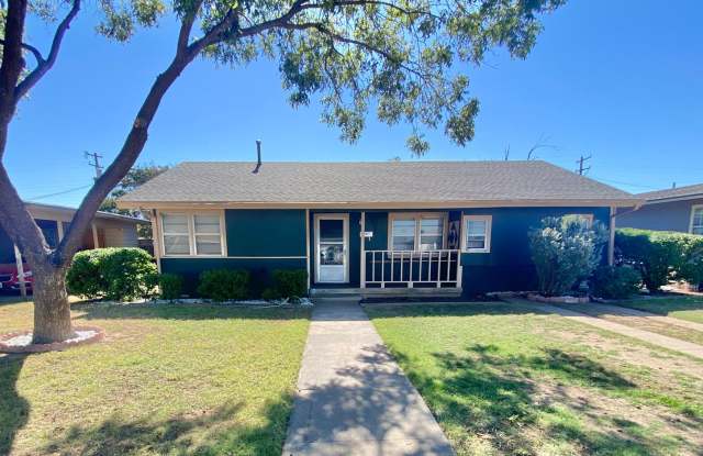 Move in special 2nd months rent $350 off - 4921 35th Street, Lubbock, TX 79414