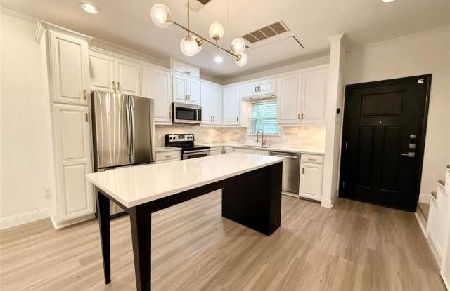 2727 Shelby Avenue - 2727 Shelby Avenue, Dallas, TX 75219 2727 Shelby Avenue - 2727 Shelby Avenue, Dallas, TX 75219