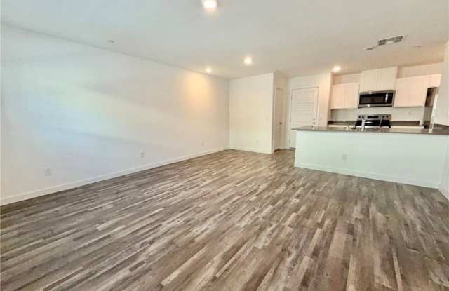 913 Rosy Starling Street Gallery 3