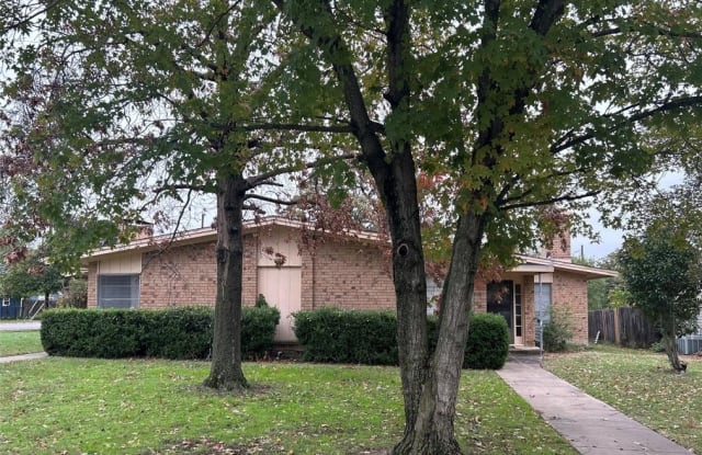 1202 W Munson Street - 1202 West Munson Street, Denison, TX 75020