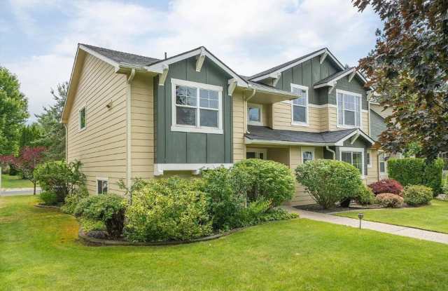 Furnished 4 Bedroom Home in Ponderosa Ridge Gallery 3