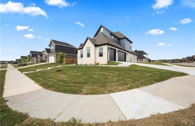 1241 Mammoth Street Gallery 2