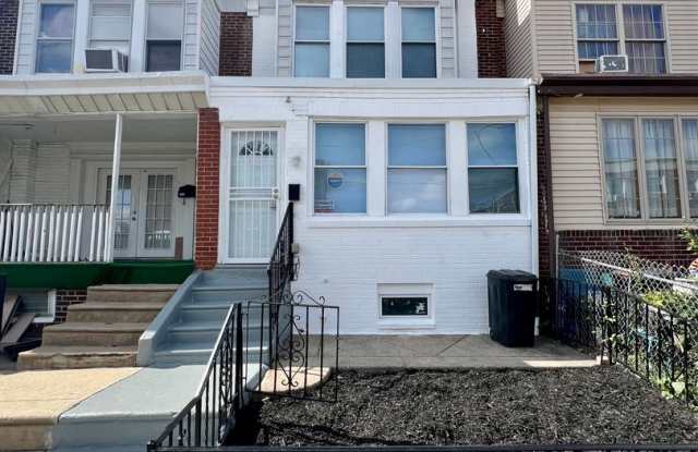 Newly Renovated 3-Bedroom Townhome in Elmwood Park! Available NOW! photos photos