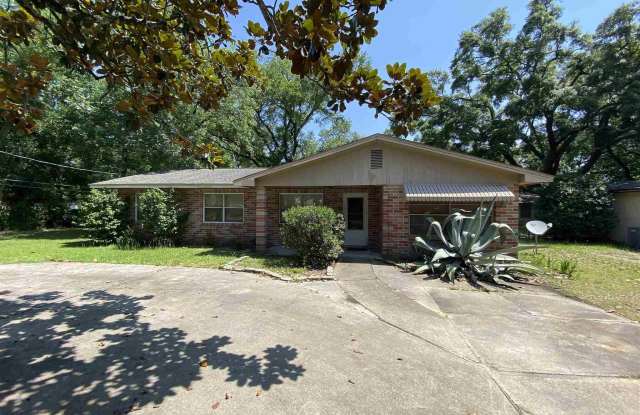 4416 Creighton Rd - 4416 Creighton Road, Pensacola, FL 32504