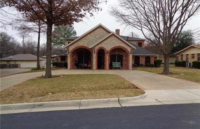 509 Hinton Street - 509 Hinton Street, Grand Prairie, TX 75050