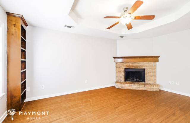 1012 Red Oak Drive Gallery 3