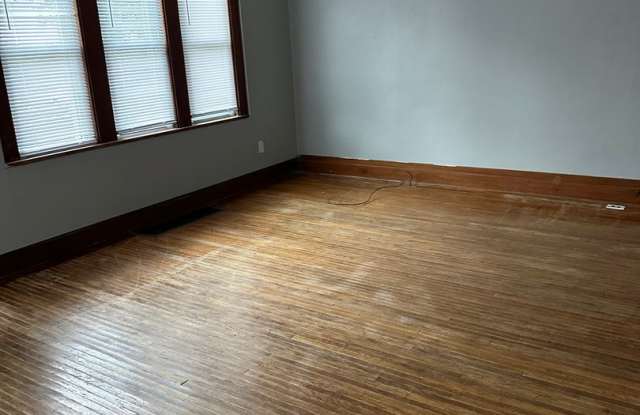 1 Bedroom Duplex for Rent 216 Pleasant Waterloo, IA Gallery 4