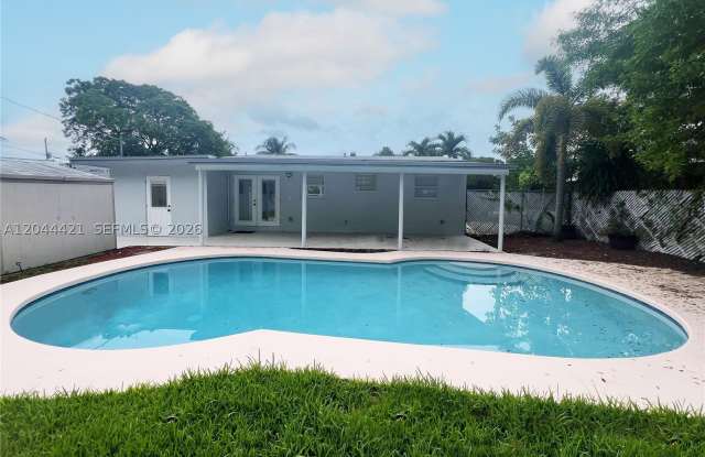 2679 NW 57th Ter photos photos