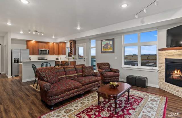 FURNISHED EXECUTIVE RENTAL Gallery 4
