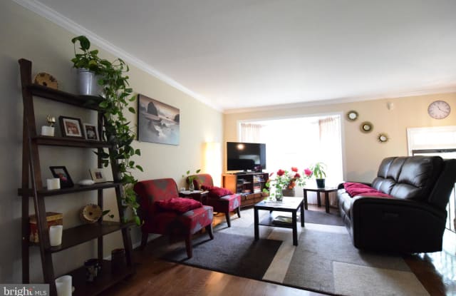 12127 CLIFFTONDALE DRIVE Gallery 2