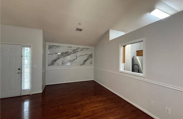5873 Riverside Walk Drive Gallery 4