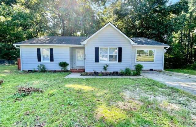 1505 Diamond Road - 1505 Diamond Road, Fayetteville, NC 28311