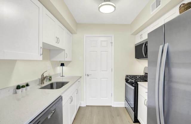 Twin Lakes Apartments photos photos