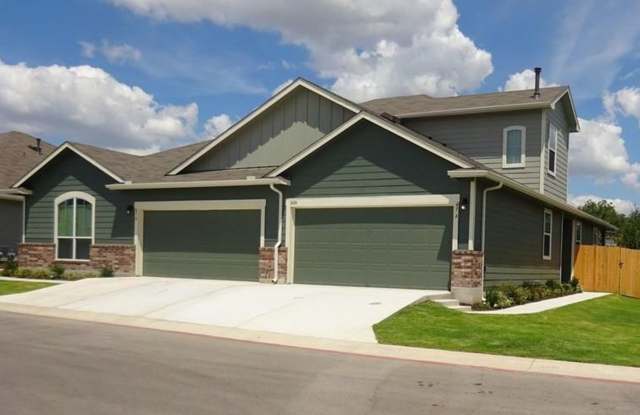 Classic 3 Bedroom 3 Bath Home With Generous Back Yard photos photos