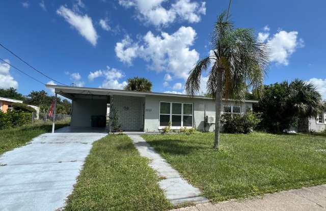 $1,350 ** Annual Lease ** 2 Bedroom / 1 Bath * Single Family ** Port Charlotte ** Canal photos photos