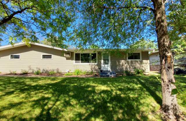 Nice 2-Bedroom Duplex in Hudson! Gallery 3