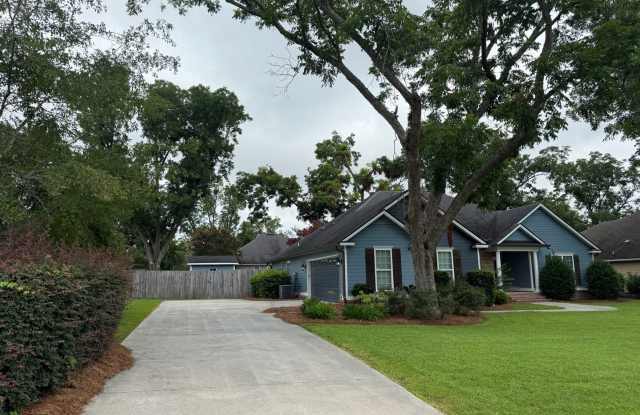 Spacious 4 bed 3 bath Home in Grove Point! photos photos