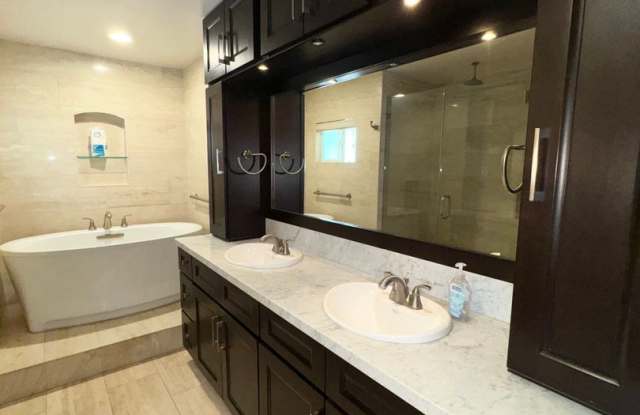Beautifully Updated 3 Bedroom, 2 bath Rolando Village Home with Large Backyard Gallery 4