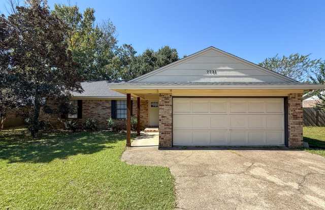 3 Bedroom 2 Bath Home for Rent in Charter Oaks Subdivision! - 7731 Beechwood Drive, Ferry Pass, FL 32514