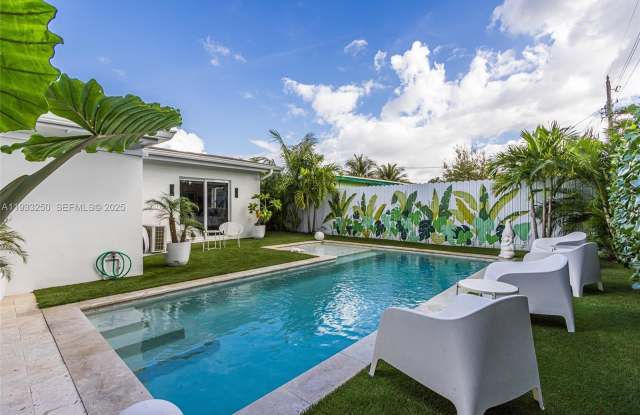 818 NW 29th Ct photos photos