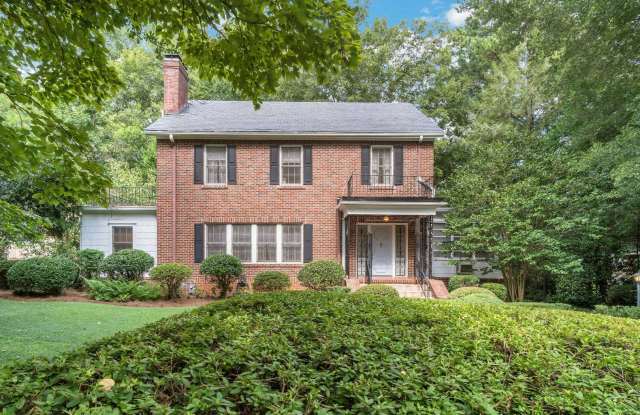 Beautifully Renovated 5/3.5 Home w/ Bonus Room 1/2 Mile From Emory!! - 1146 Oakdale Road Northeast, Druid Hills, GA 30307