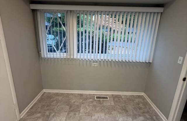 6542 SW Seymour Street ~ Beautifully Refreshed Single Level Home! Gallery 4