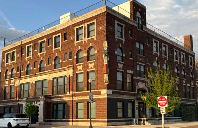 Spacious Loft Style Studio Apt photos photos