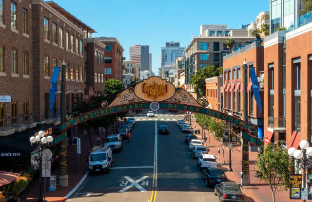 ONE BLOCK FROM PETCO PARK!! photos photos