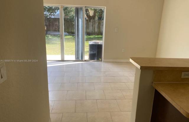 631 SW 7th St - 631 Southwest 7th Street, Florida City, FL 33034