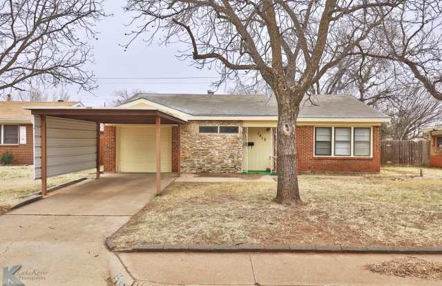 Complete update! 3 bed, 2 bath, 2 living, 1 car garage! photos photos