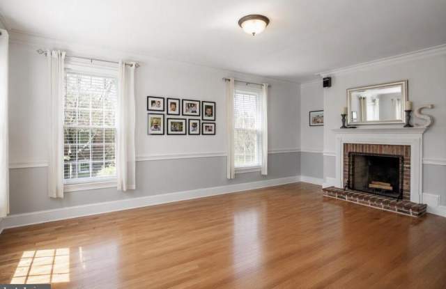 25 COMMANDERS Drive Gallery 2