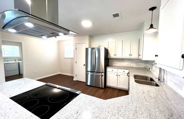 Updated 3 Bedroom Home with All Appliances & Double Garage photos photos Updated 3 Bedroom Home with All Appliances & Double Garage photos photos