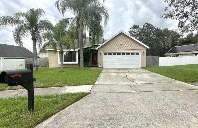 1242 Ravida Woods Drive - 1242 Ravida Woods Drive, Apopka, FL 32703