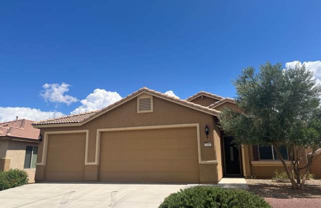 Lovely 3 bedroom home with 3 car garage photos photos
