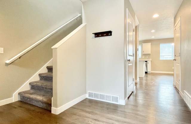 Spacious 2 Story with Finished Basement! Gallery 3