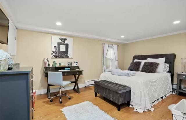 40 Mulberry St - 40 Mulberry Street, Trumbull, CT 06611
